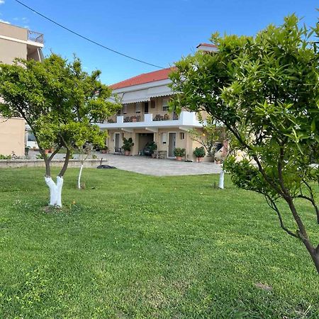 Mesolóngion Flo'S Apartment מראה חיצוני תמונה