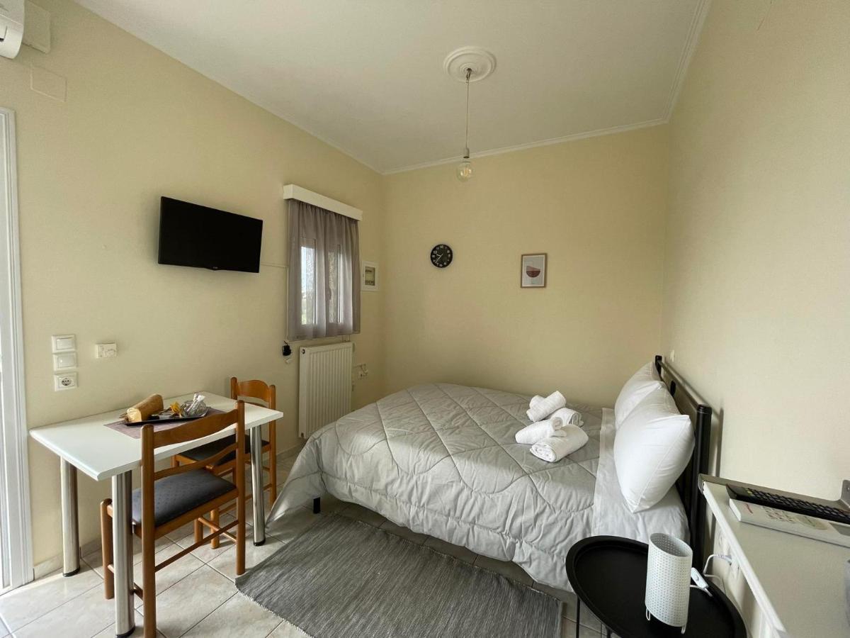 Mesolóngion Flo'S Apartment מראה חיצוני תמונה