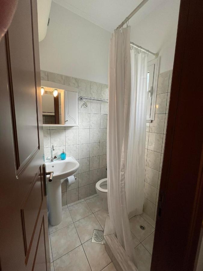 Mesolóngion Flo'S Apartment מראה חיצוני תמונה