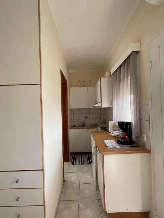 Mesolóngion Flo'S Apartment מראה חיצוני תמונה